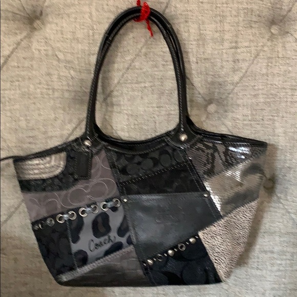 Coach Handbags - Coach g0869-12899